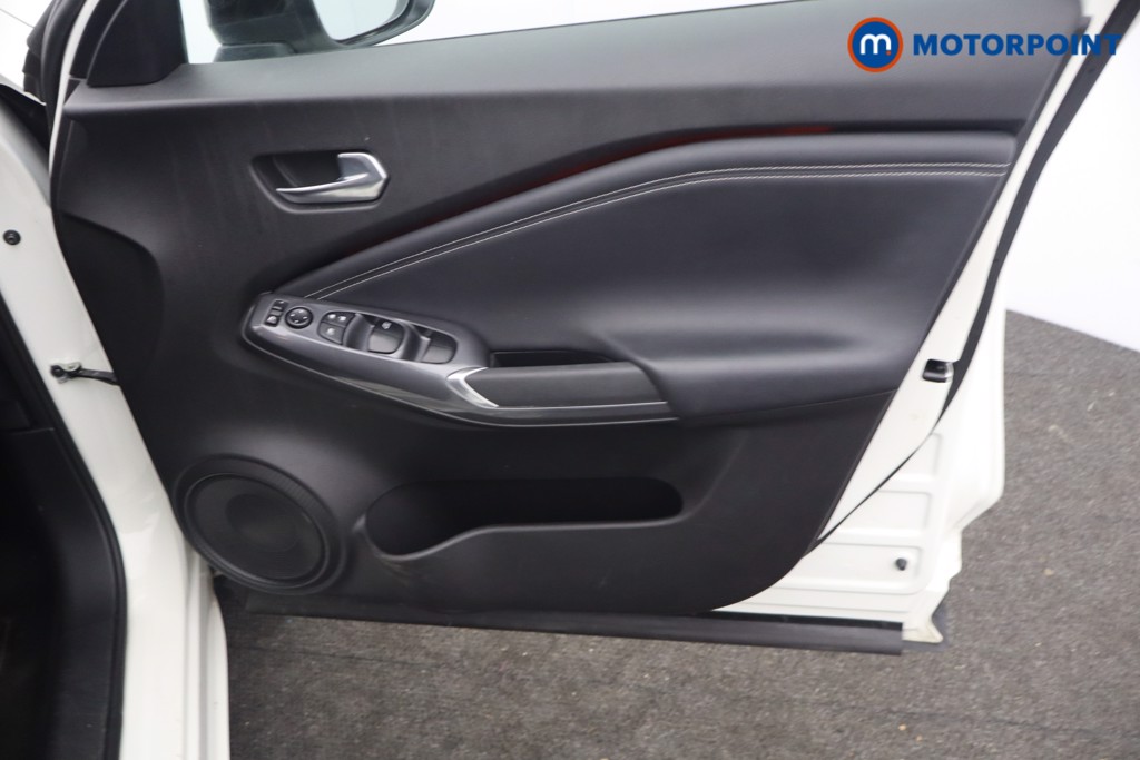 Nissan Juke Tekna Manual Petrol SUV - Stock Number (1644148) - 11th supplementary image