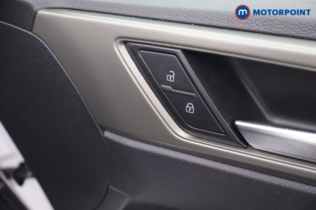 Volkswagen Polo Match Manual Petrol Hatchback - Stock Number (1646233) - 9th supplementary image