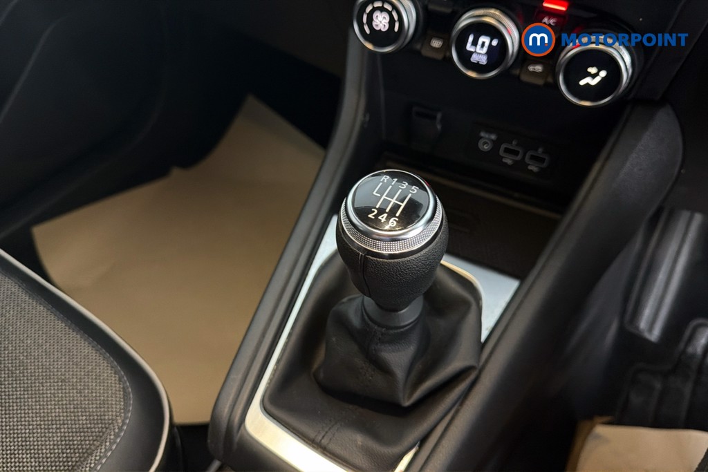 Renault Captur Techno Manual Petrol SUV - Stock Number (1646533) - 15th supplementary image