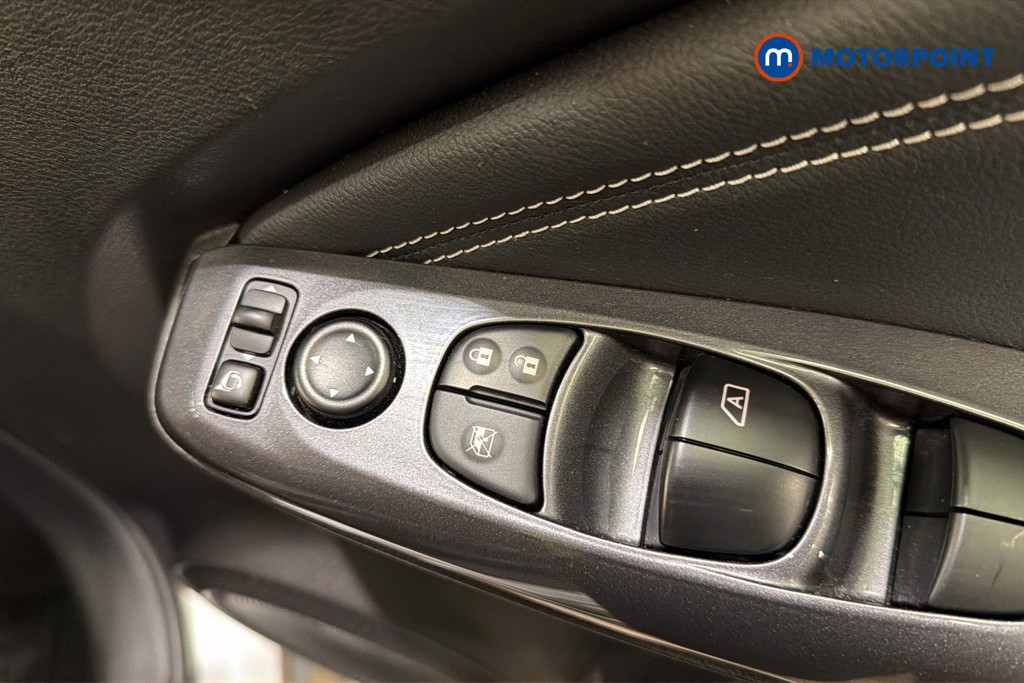 Nissan Juke N-Connecta Automatic Petrol SUV - Stock Number (1649036) - 20th supplementary image