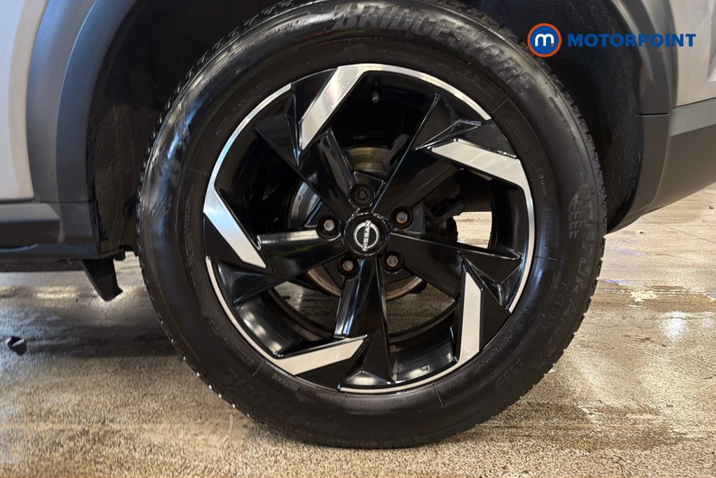 Nissan Juke N-Connecta Automatic Petrol SUV - Stock Number (1649036) - 48th supplementary image