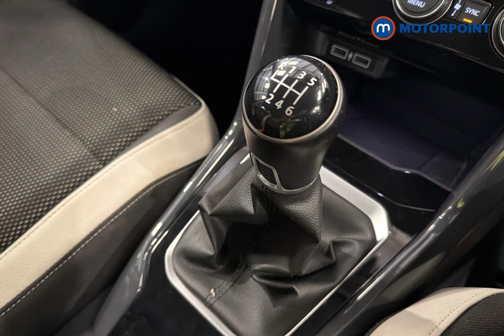 Volkswagen T-Roc SEL Manual Petrol SUV - Stock Number (1649380) - 15th supplementary image