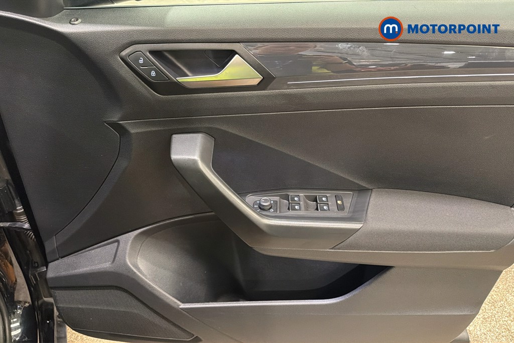 Volkswagen T-Roc SEL Manual Petrol SUV - Stock Number (1649380) - 19th supplementary image