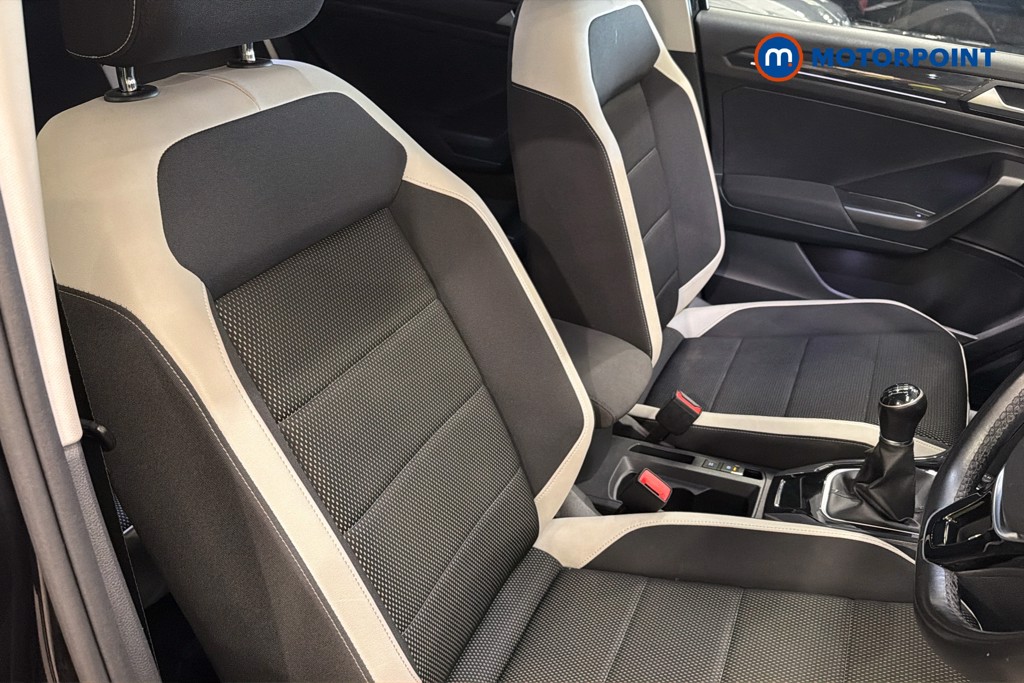 Volkswagen T-Roc SEL Manual Petrol SUV - Stock Number (1649380) - 22nd supplementary image