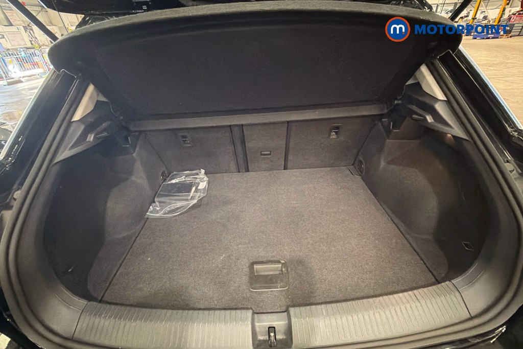 Volkswagen T-Roc SEL Manual Petrol SUV - Stock Number (1649380) - 33rd supplementary image