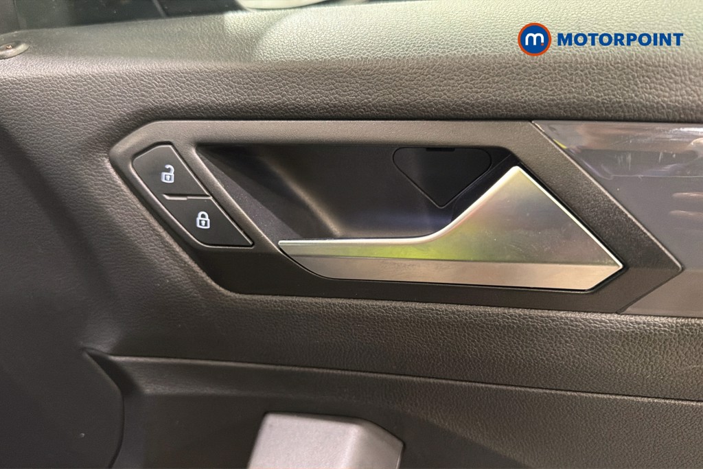 Volkswagen T-Roc SEL Manual Petrol SUV - Stock Number (1649380) - 42nd supplementary image
