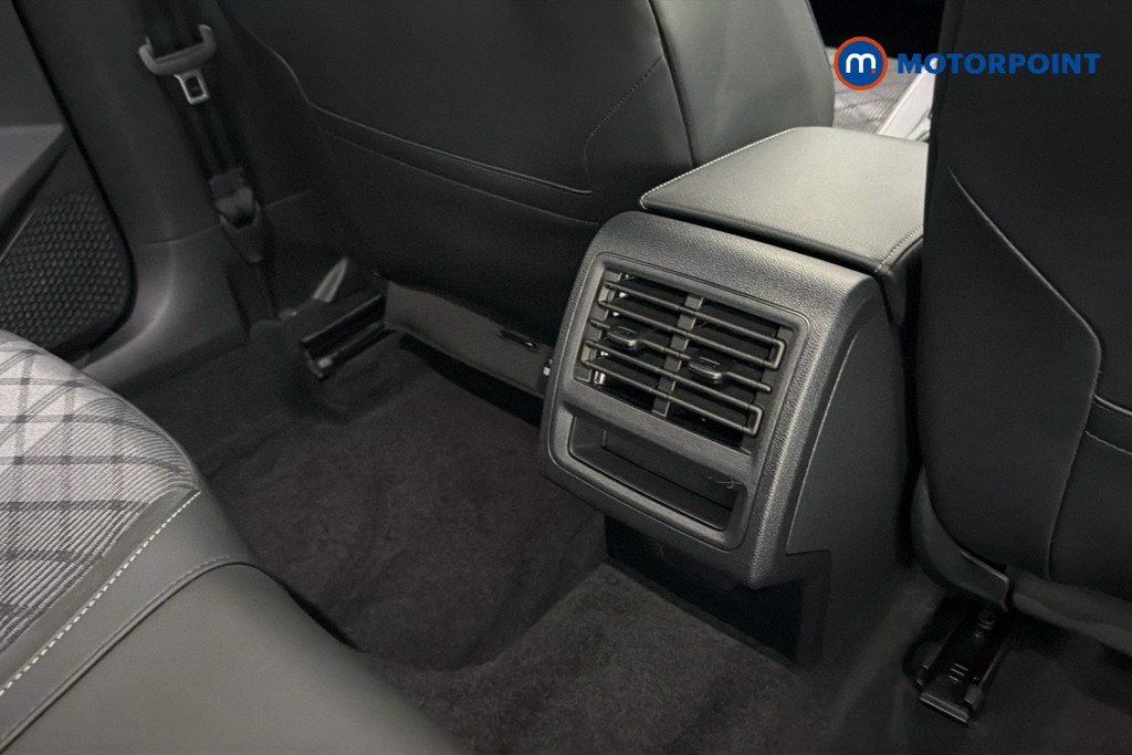Volkswagen Golf Black Edition Manual Petrol Hatchback - Stock Number (1650675) - 30th supplementary image