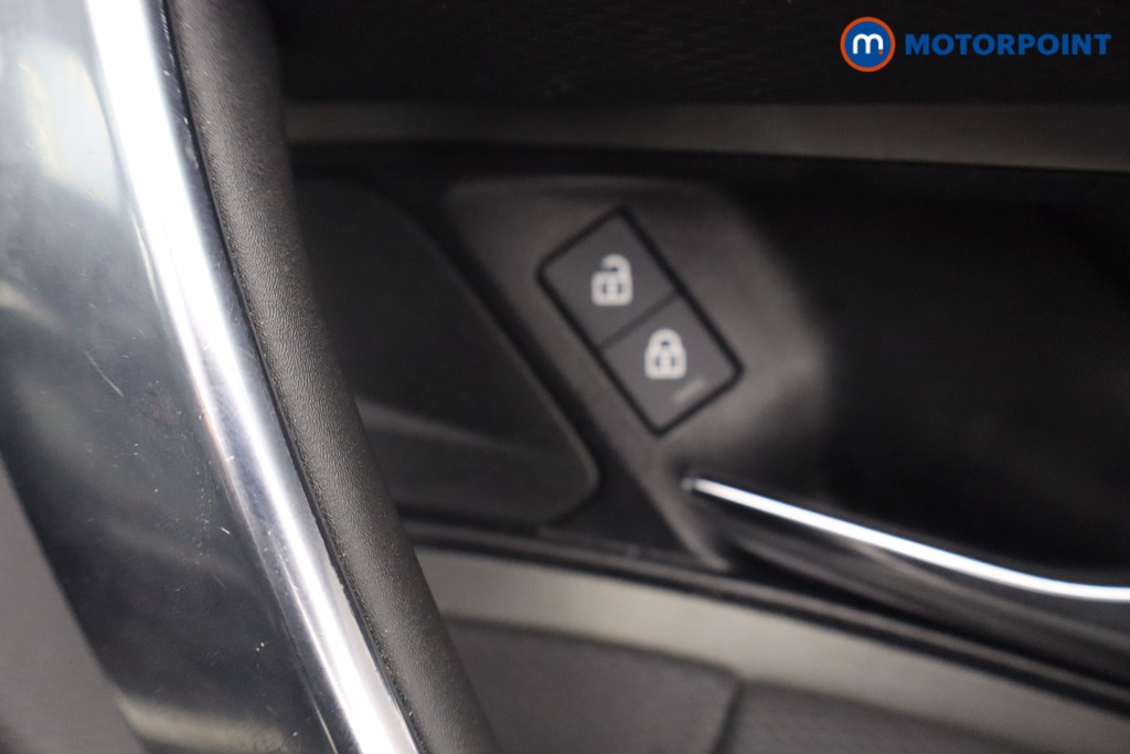 Land Rover Discovery Sport Urban Edition Automatic Diesel SUV - Stock Number (1652287) - 13th supplementary image