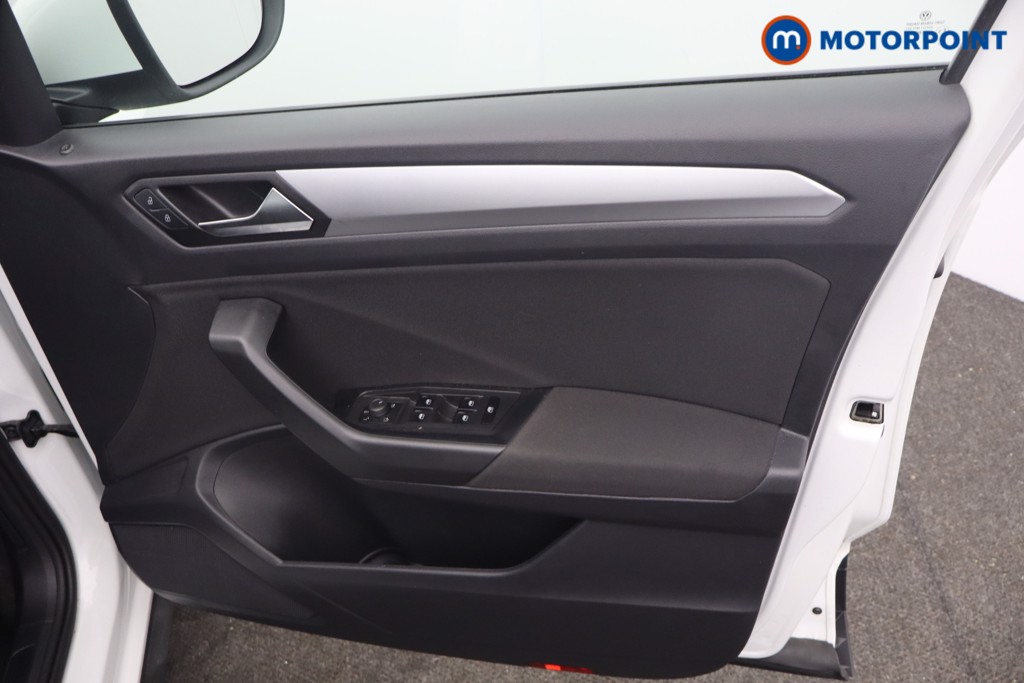 Volkswagen T-Roc Life Manual Petrol SUV - Stock Number (1652888) - 9th supplementary image
