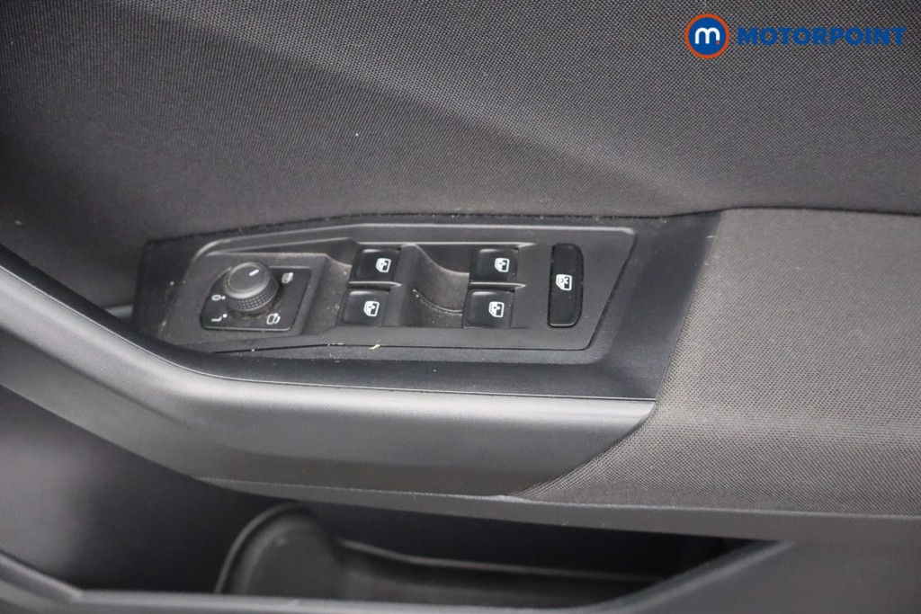 Volkswagen T-Roc Life Manual Petrol SUV - Stock Number (1652888) - 11th supplementary image