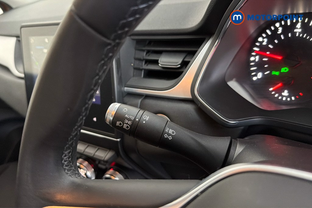 Renault Captur Iconic Automatic Petrol SUV - Stock Number (1654333) - 6th supplementary image