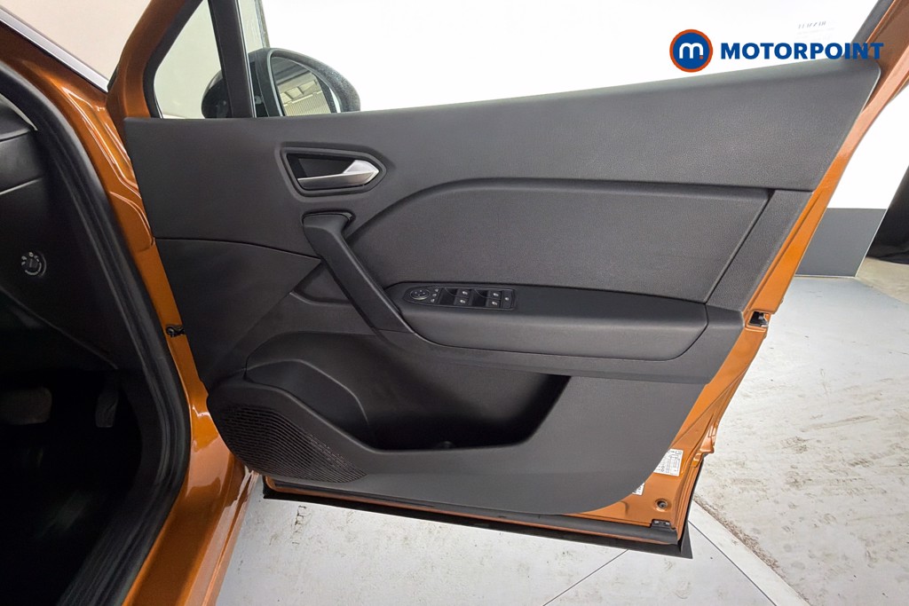 Renault Captur Iconic Automatic Petrol SUV - Stock Number (1654333) - 19th supplementary image