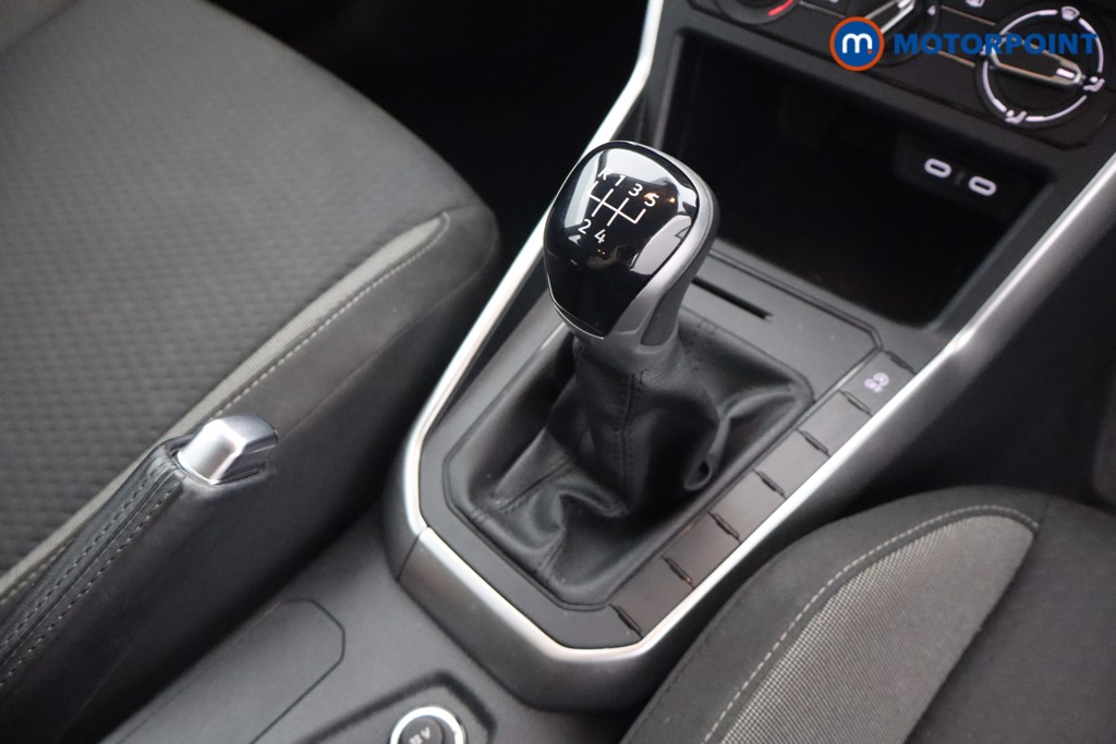 Volkswagen Polo Life Manual Petrol Hatchback - Stock Number (1655075) - 4th supplementary image