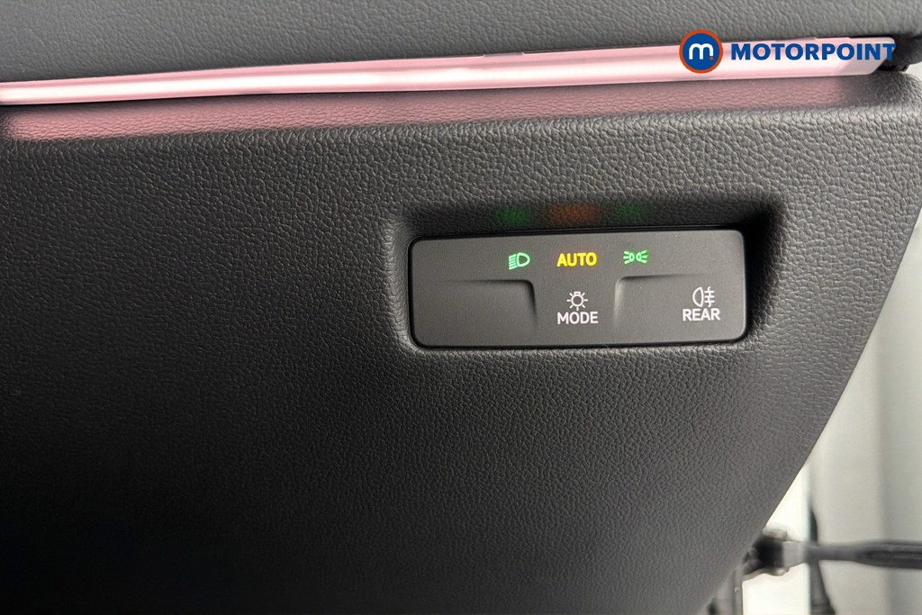 Volkswagen Passat Life Automatic Petrol Plug-In Hybrid Estate - Stock Number (1655496) - 18th supplementary image