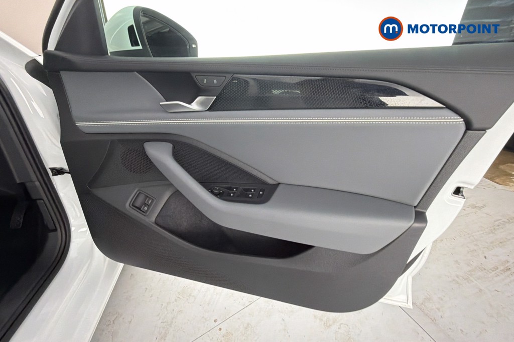 Volkswagen Passat Life Automatic Petrol Plug-In Hybrid Estate - Stock Number (1655496) - 19th supplementary image
