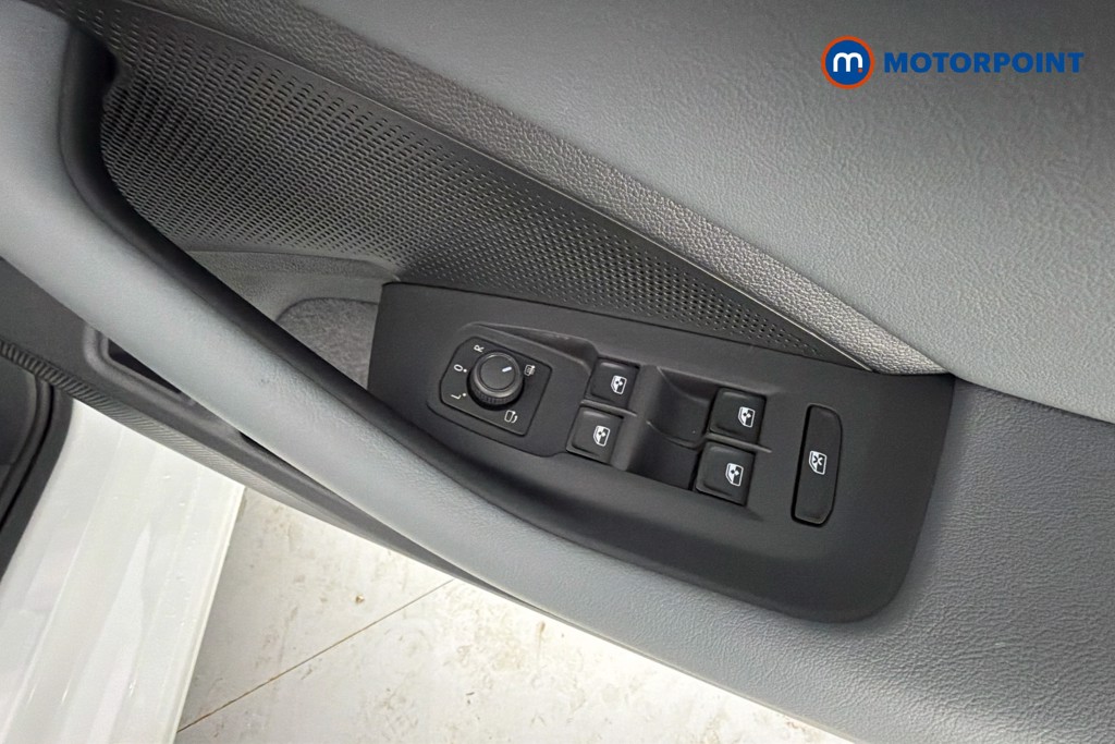 Volkswagen Passat Life Automatic Petrol Plug-In Hybrid Estate - Stock Number (1655496) - 20th supplementary image