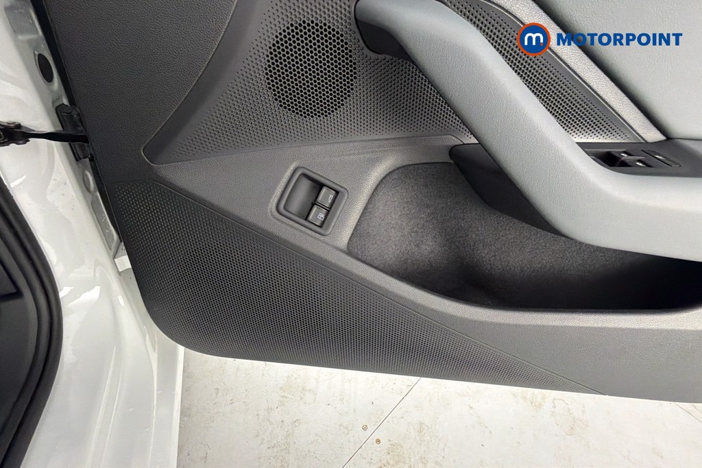 Volkswagen Passat Life Automatic Petrol Plug-In Hybrid Estate - Stock Number (1655496) - 21st supplementary image