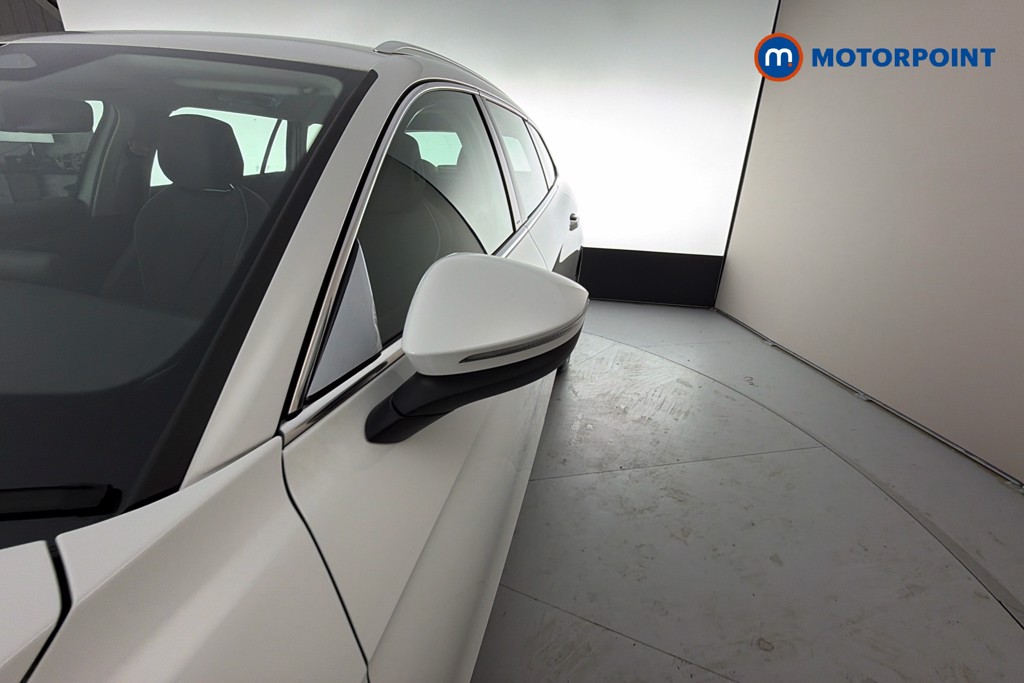 Volkswagen Passat Life Automatic Petrol Plug-In Hybrid Estate - Stock Number (1655496) - 43rd supplementary image