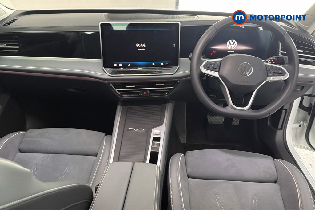 Volkswagen Passat Life Automatic Petrol Plug-In Hybrid Estate - Stock Number (1655496) - 1st supplementary image