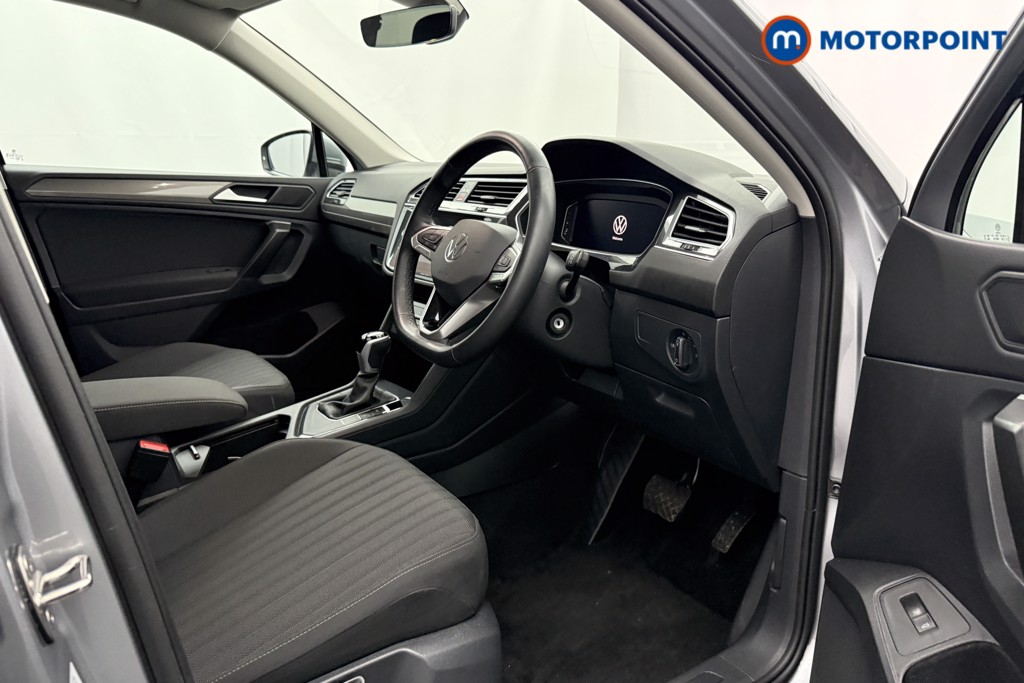 Volkswagen Tiguan Allspace Life Automatic Petrol SUV - Stock Number (1655849) - 1st supplementary image