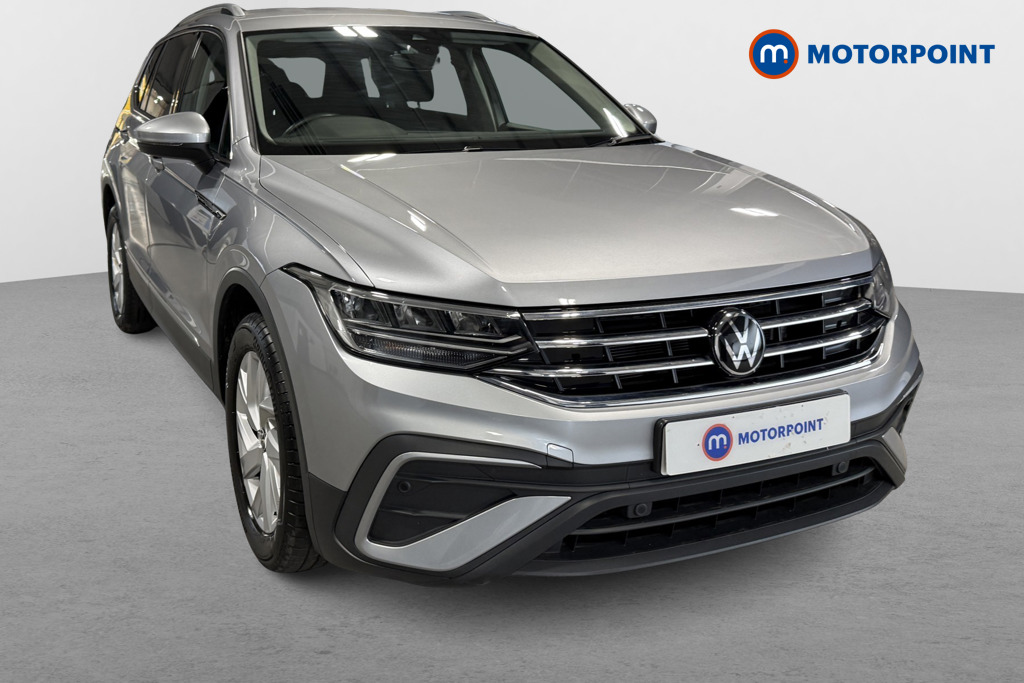 Volkswagen Tiguan Allspace Life Automatic Petrol SUV - Stock Number (1655849) - Drivers side front corner