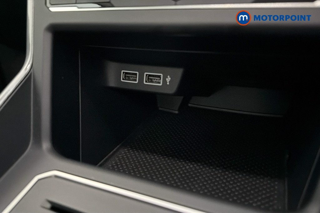 Volkswagen Polo SEL Manual Petrol Hatchback - Stock Number (1656102) - 17th supplementary image
