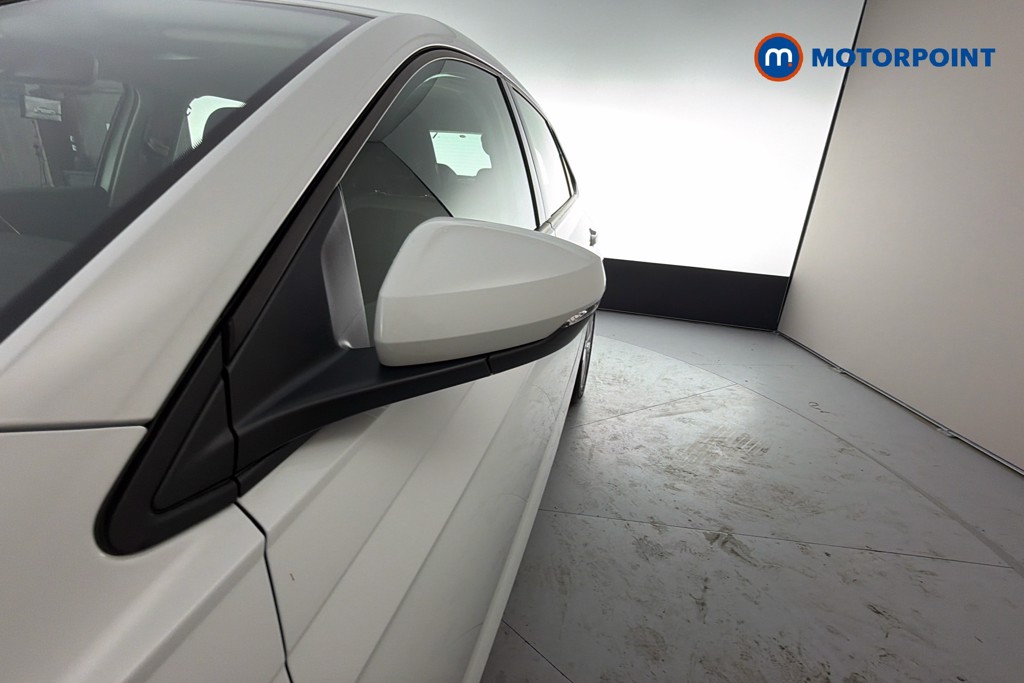 Volkswagen Polo SEL Manual Petrol Hatchback - Stock Number (1656102) - 43rd supplementary image