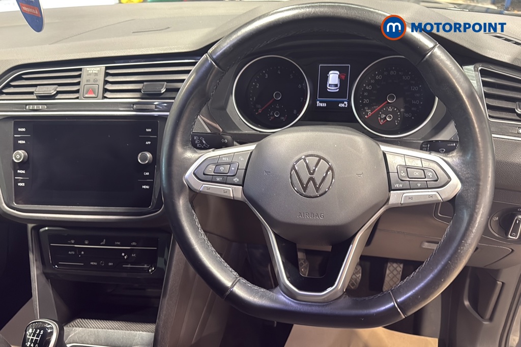 Volkswagen Tiguan Life Manual Petrol SUV - Stock Number (1656373) - 2nd supplementary image