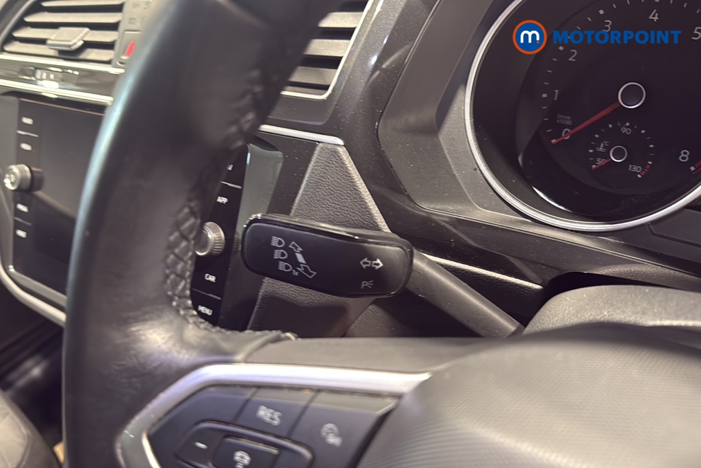 Volkswagen Tiguan Life Manual Petrol SUV - Stock Number (1656373) - 5th supplementary image