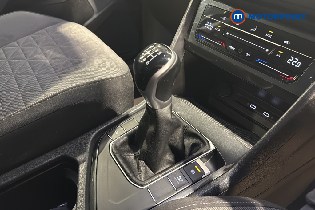 Volkswagen Tiguan Life Manual Petrol SUV - Stock Number (1656373) - 15th supplementary image