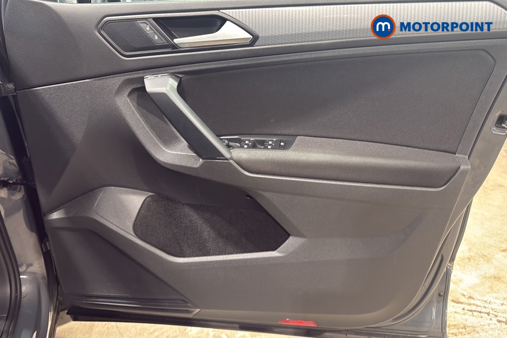 Volkswagen Tiguan Life Manual Petrol SUV - Stock Number (1656373) - 18th supplementary image