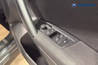 Volkswagen Tiguan Life Manual Petrol SUV - Stock Number (1656373) - 19th supplementary image
