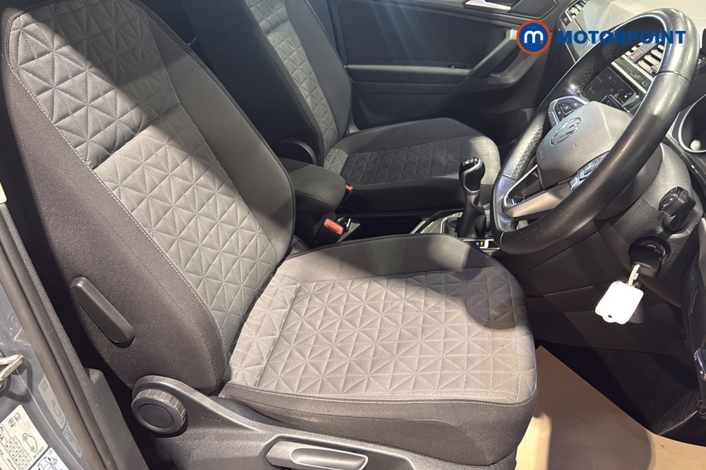 Volkswagen Tiguan Life Manual Petrol SUV - Stock Number (1656373) - 22nd supplementary image