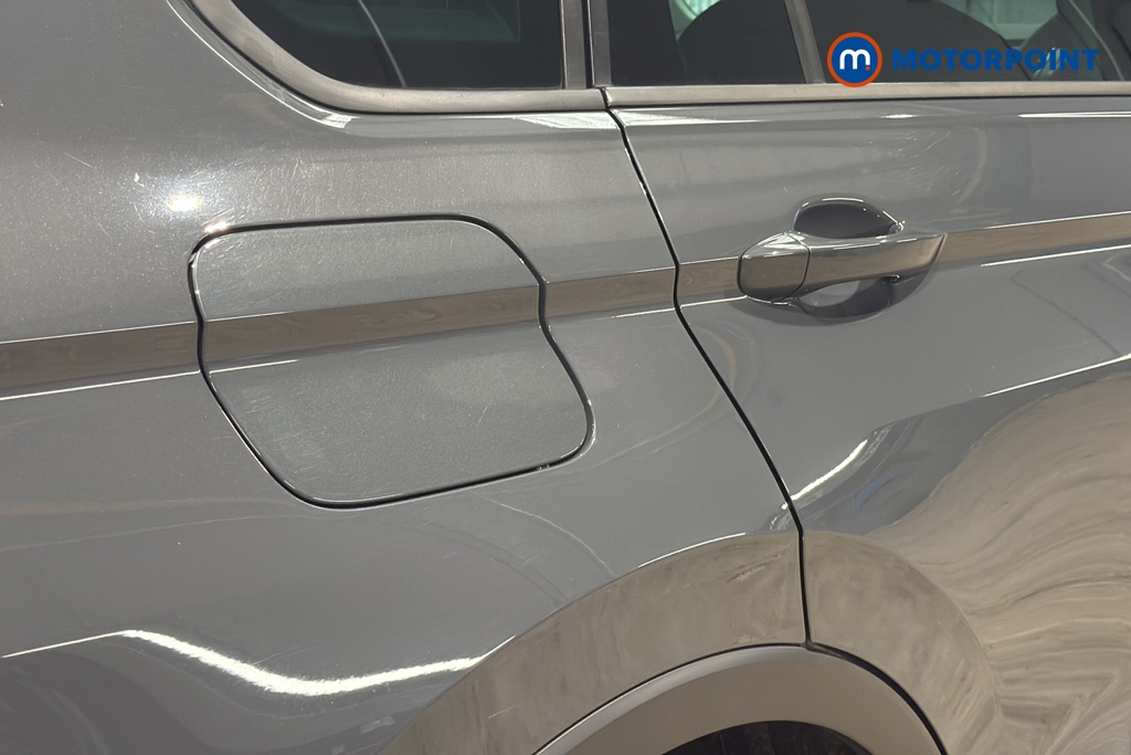 Volkswagen Tiguan Life Manual Petrol SUV - Stock Number (1656373) - 41st supplementary image