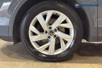 Volkswagen Tiguan Life Manual Petrol SUV - Stock Number (1656373) - 44th supplementary image