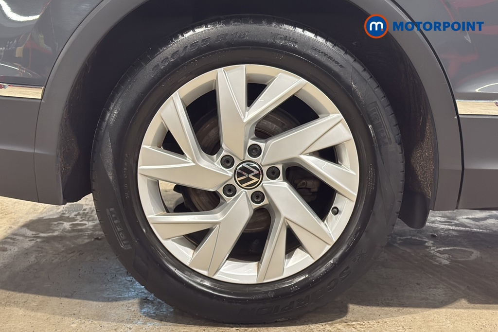 Volkswagen Tiguan Life Manual Petrol SUV - Stock Number (1656373) - 46th supplementary image