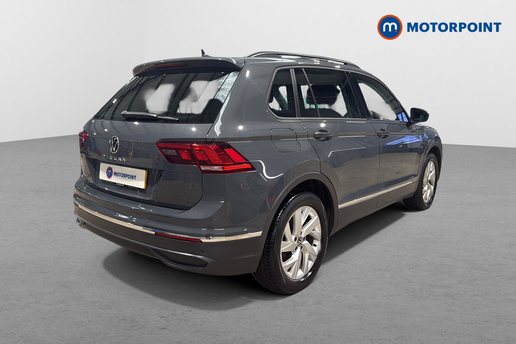 Volkswagen Tiguan Life Manual Petrol SUV - Stock Number (1656373) - Passenger side rear corner