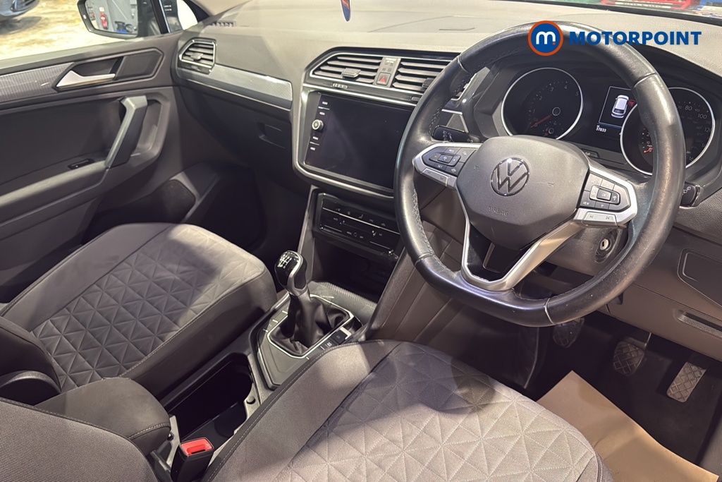 Volkswagen Tiguan Life Manual Petrol SUV - Stock Number (1656373) - 1st supplementary image
