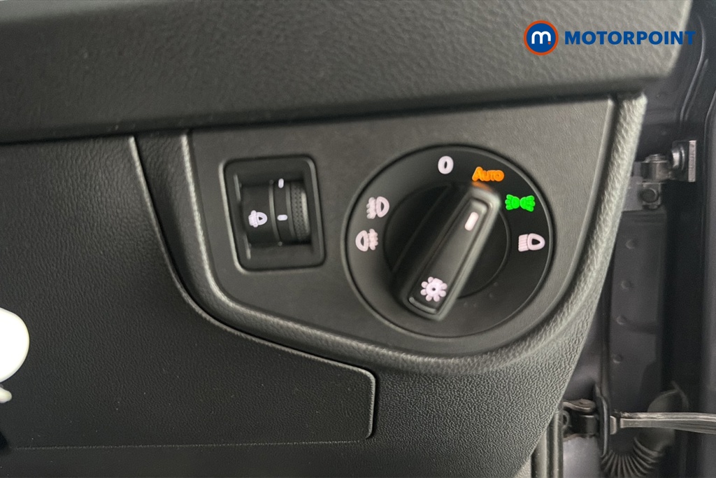 Volkswagen Polo R-Line Automatic Petrol Hatchback - Stock Number (1650096) - 11th supplementary image