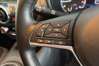 Nissan Juke N-Connecta Manual Petrol SUV - Stock Number (1656332) - 4th supplementary image
