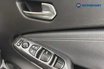Nissan Juke N-Connecta Manual Petrol SUV - Stock Number (1656332) - 19th supplementary image