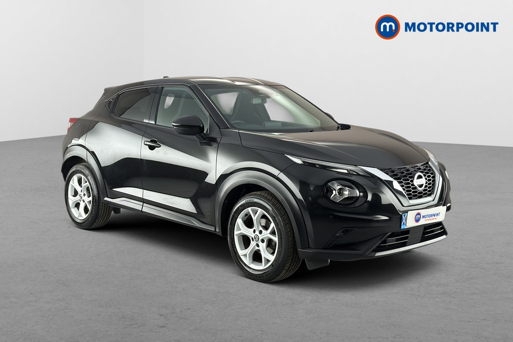 Nissan Juke N-Connecta Manual Petrol SUV - Stock Number (1656332) - Drivers side front corner