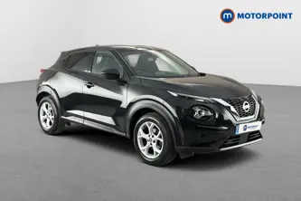 Nissan Juke N-Connecta Manual Petrol SUV - Stock Number (1656332) - Drivers side front corner
