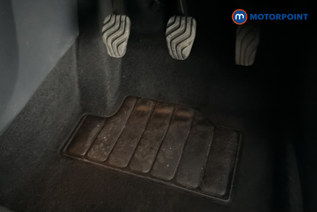 Nissan Juke N-Connecta Manual Petrol SUV - Stock Number (1656332) - 24th supplementary image