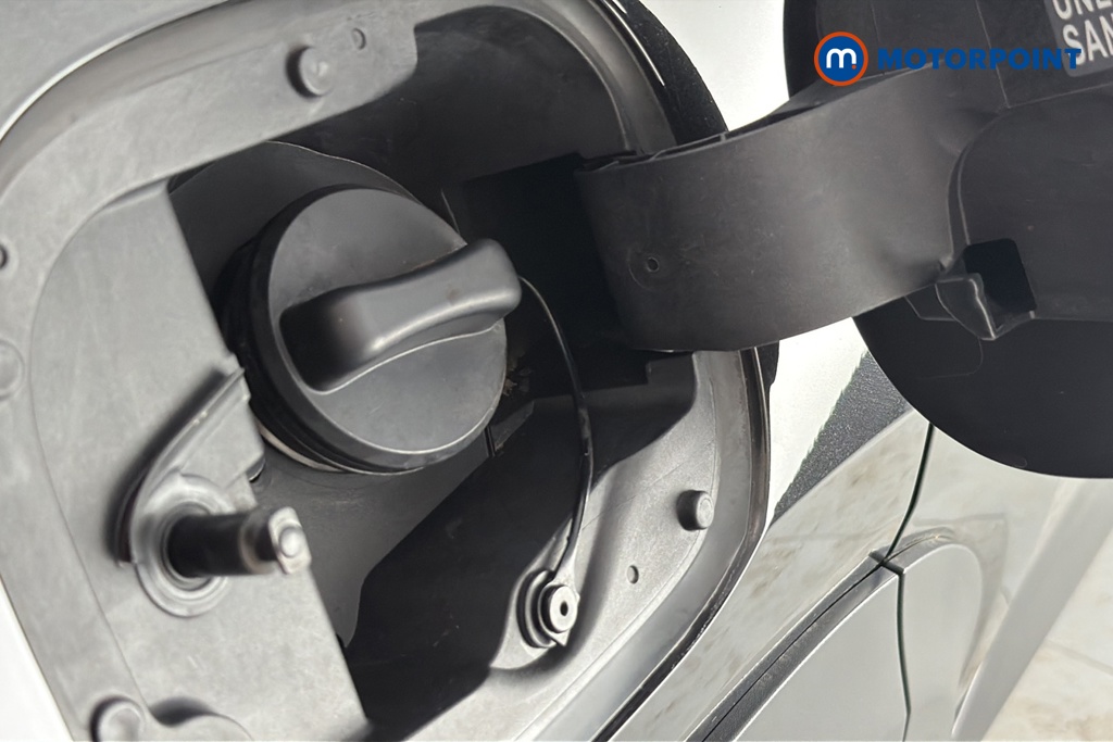 Nissan Juke N-Connecta Manual Petrol SUV - Stock Number (1656332) - 41st supplementary image