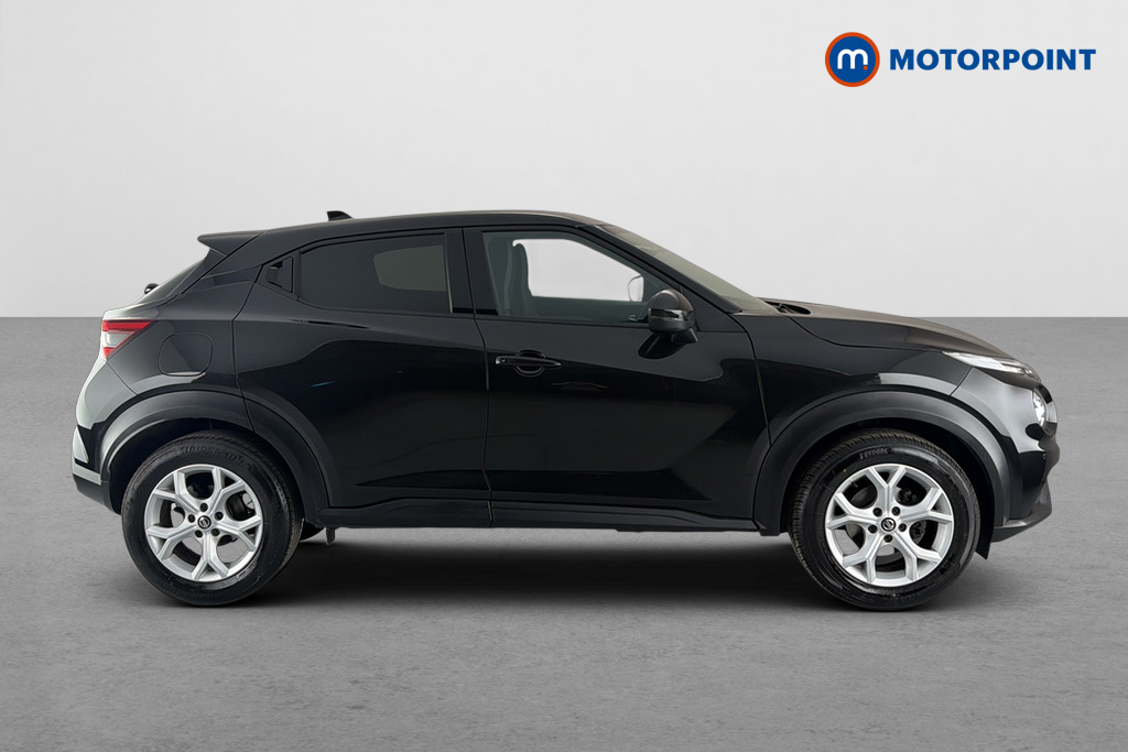 Nissan Juke N-Connecta Manual Petrol SUV - Stock Number (1656332) - Passenger side