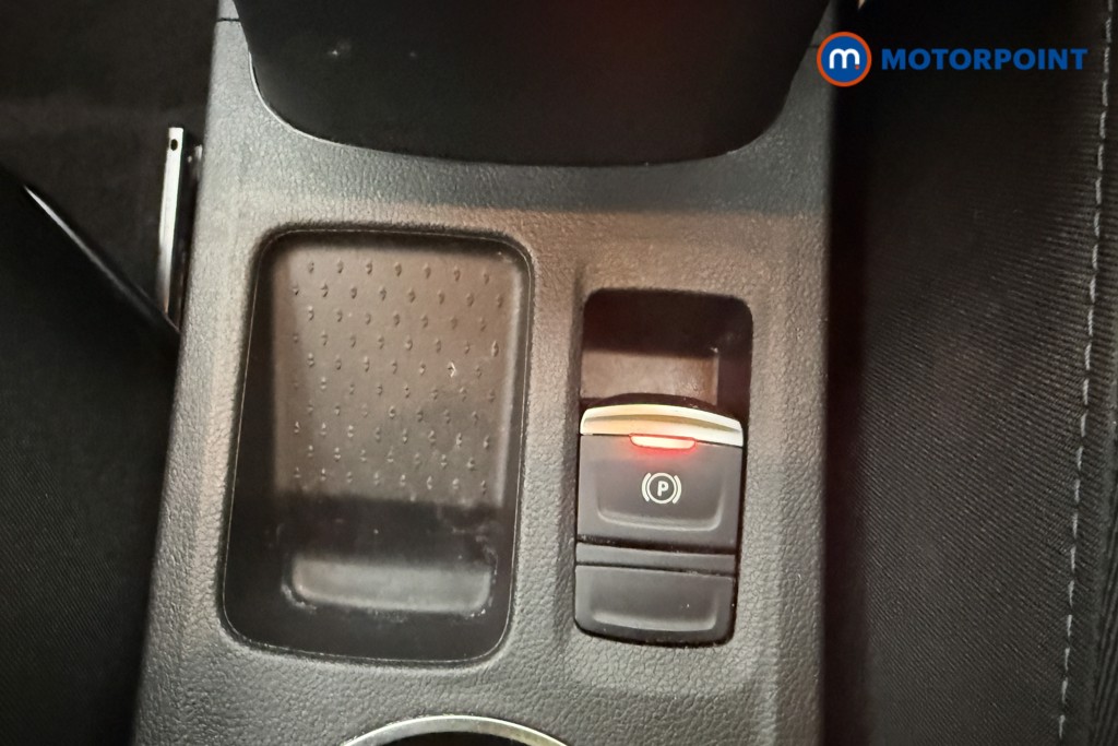 Renault Captur Evolution Manual Petrol SUV - Stock Number (1644565) - 19th supplementary image