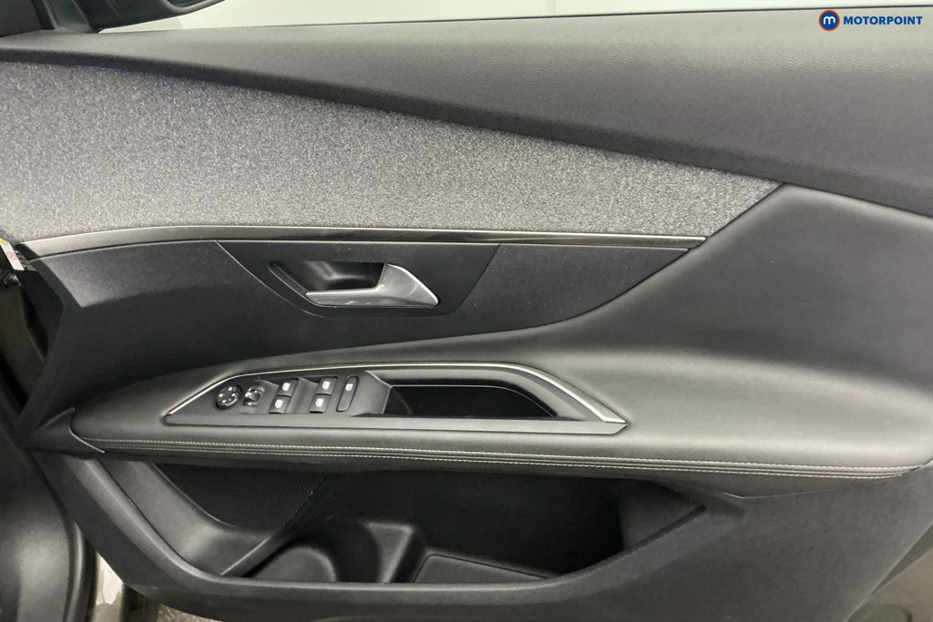 Peugeot 3008 Allure Manual Diesel SUV - Stock Number (1647583) - 22nd supplementary image