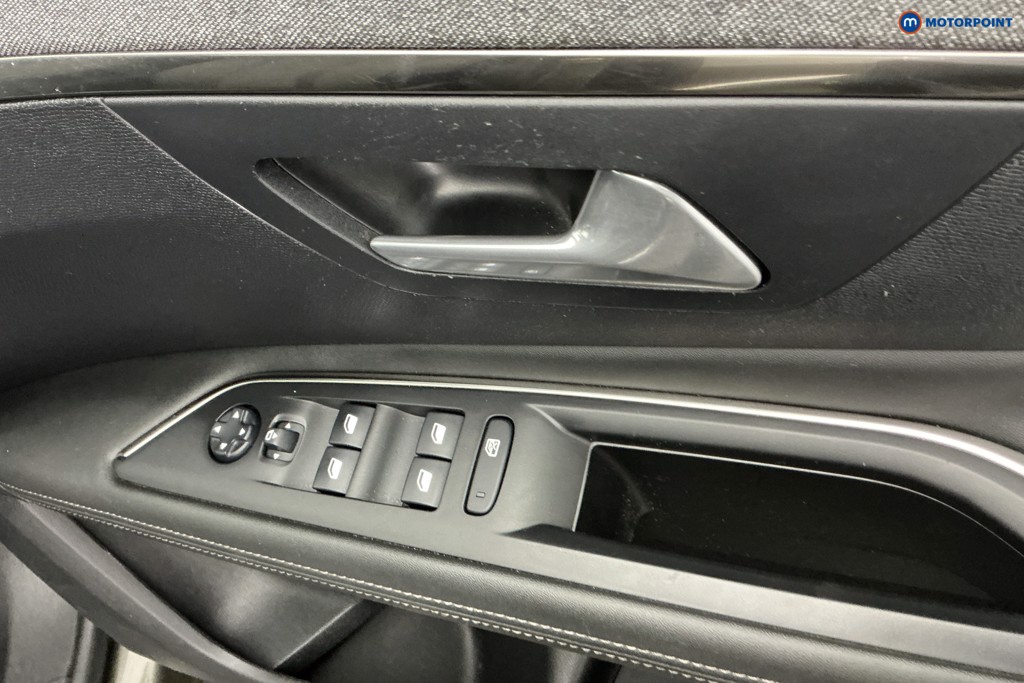 Peugeot 3008 Allure Manual Diesel SUV - Stock Number (1647583) - 23rd supplementary image