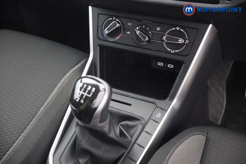 Volkswagen Polo Life Manual Petrol Hatchback - Stock Number (1648399) - 4th supplementary image